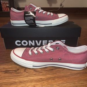 Suede converse with additional shoe laces